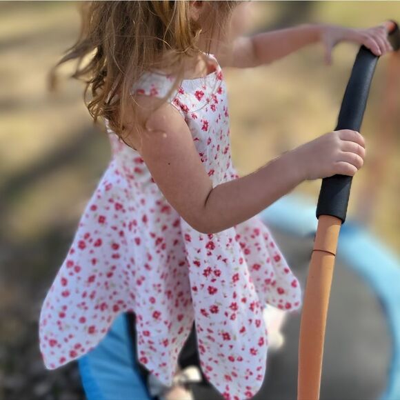 Gap Kids Handkerchief Hem Floral Dress - Picture 1 of 10